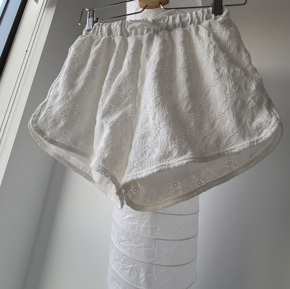 Zara lace shorts - white - size xs